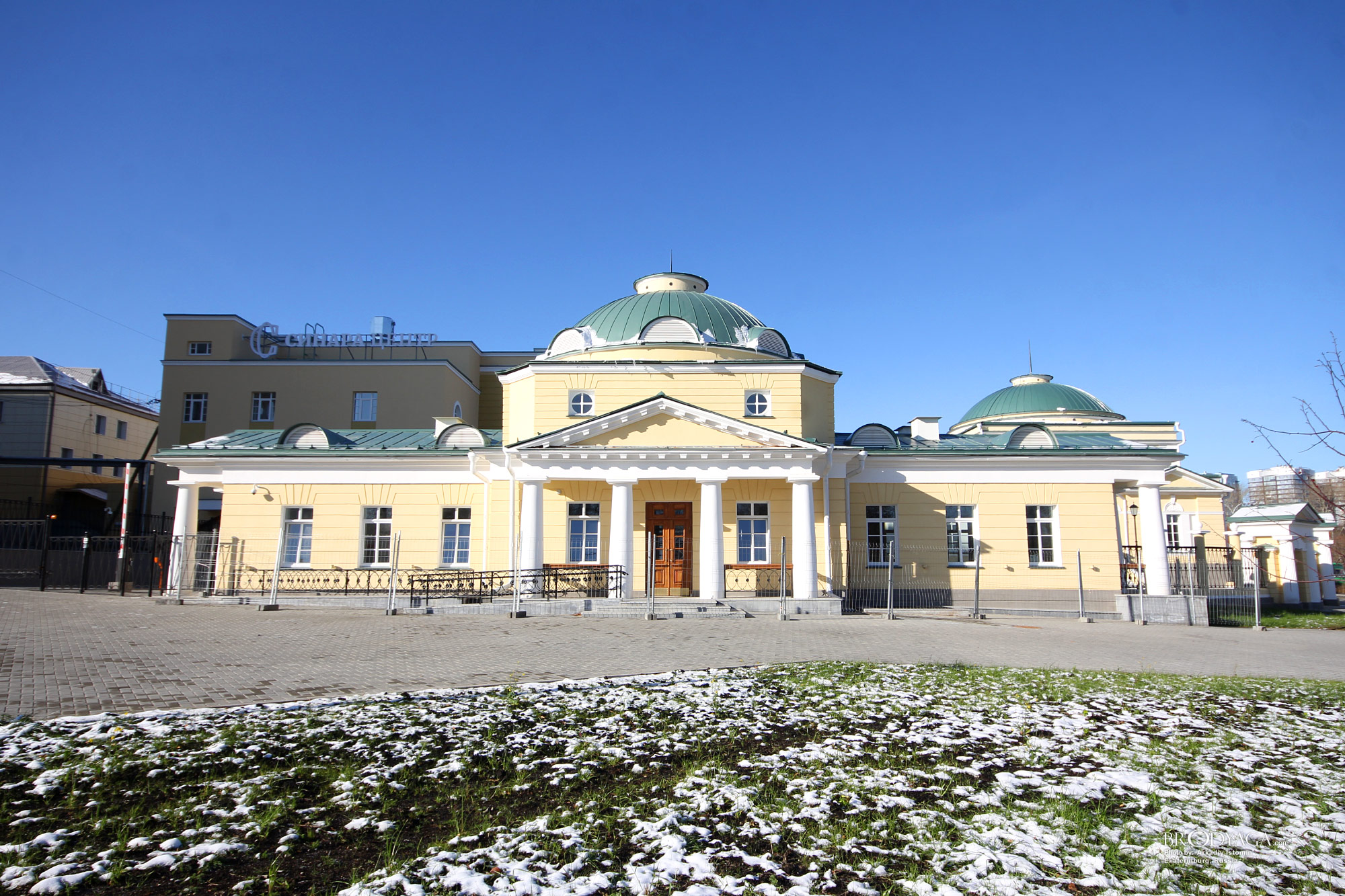 Синара-Центр (Комплекс бывшего госпиталя Верх-Исетского завода.), Верх-Исетский Бульвар 15, Екатеринбург